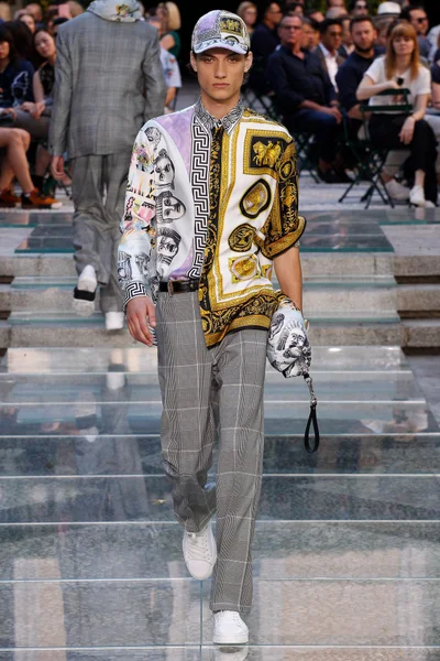 Look 29